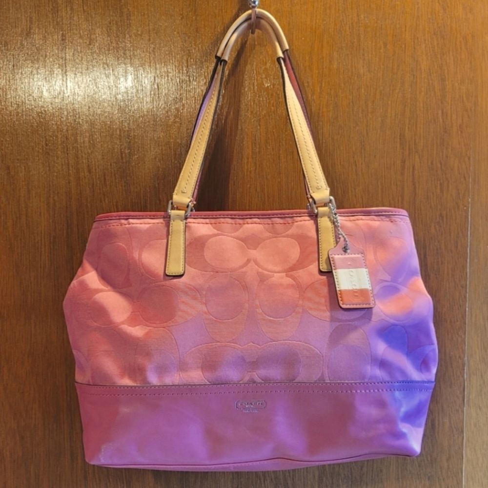 SOLD! 💗 Coach vintage pink medium tote